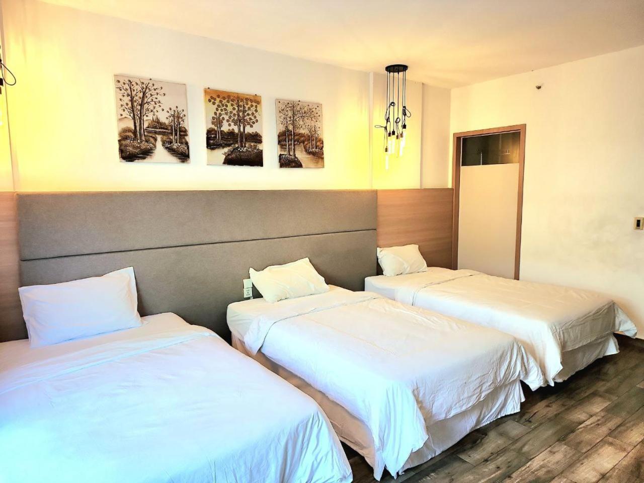 Chilchill Hotel Riverside 프놈펜 외부 사진