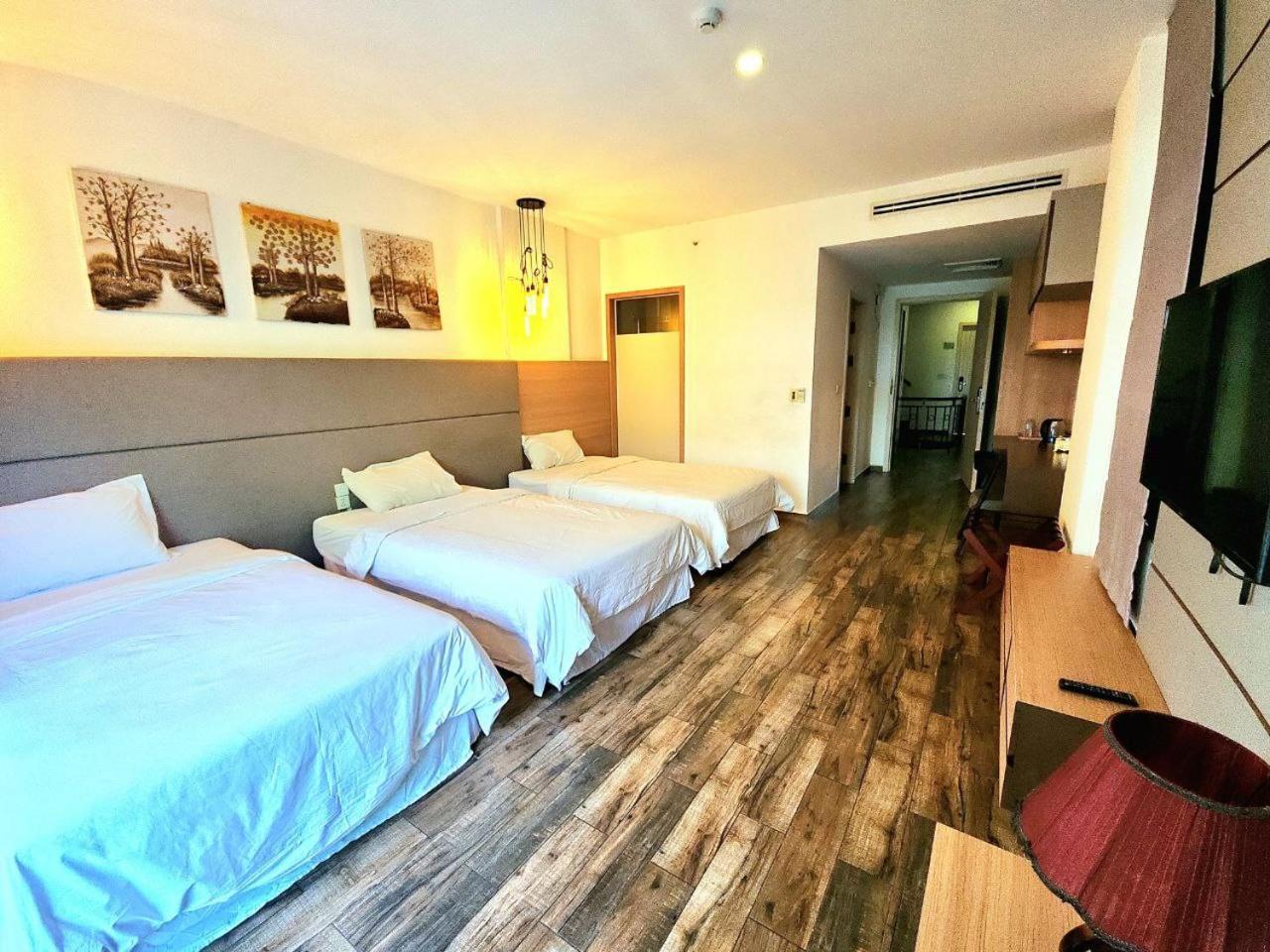 Chilchill Hotel Riverside 프놈펜 외부 사진