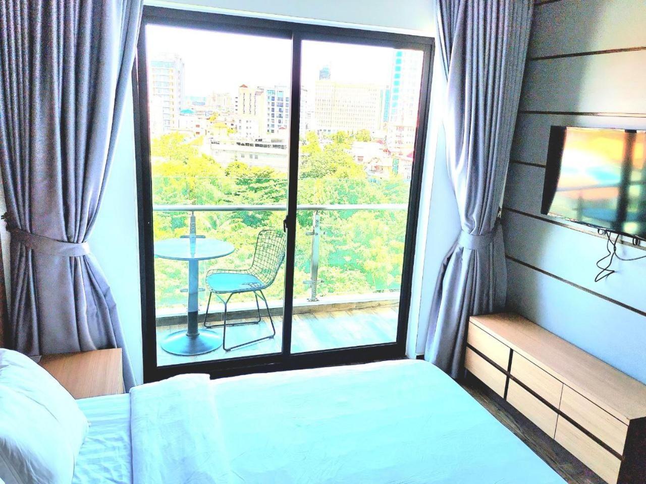 Chilchill Hotel Riverside 프놈펜 외부 사진