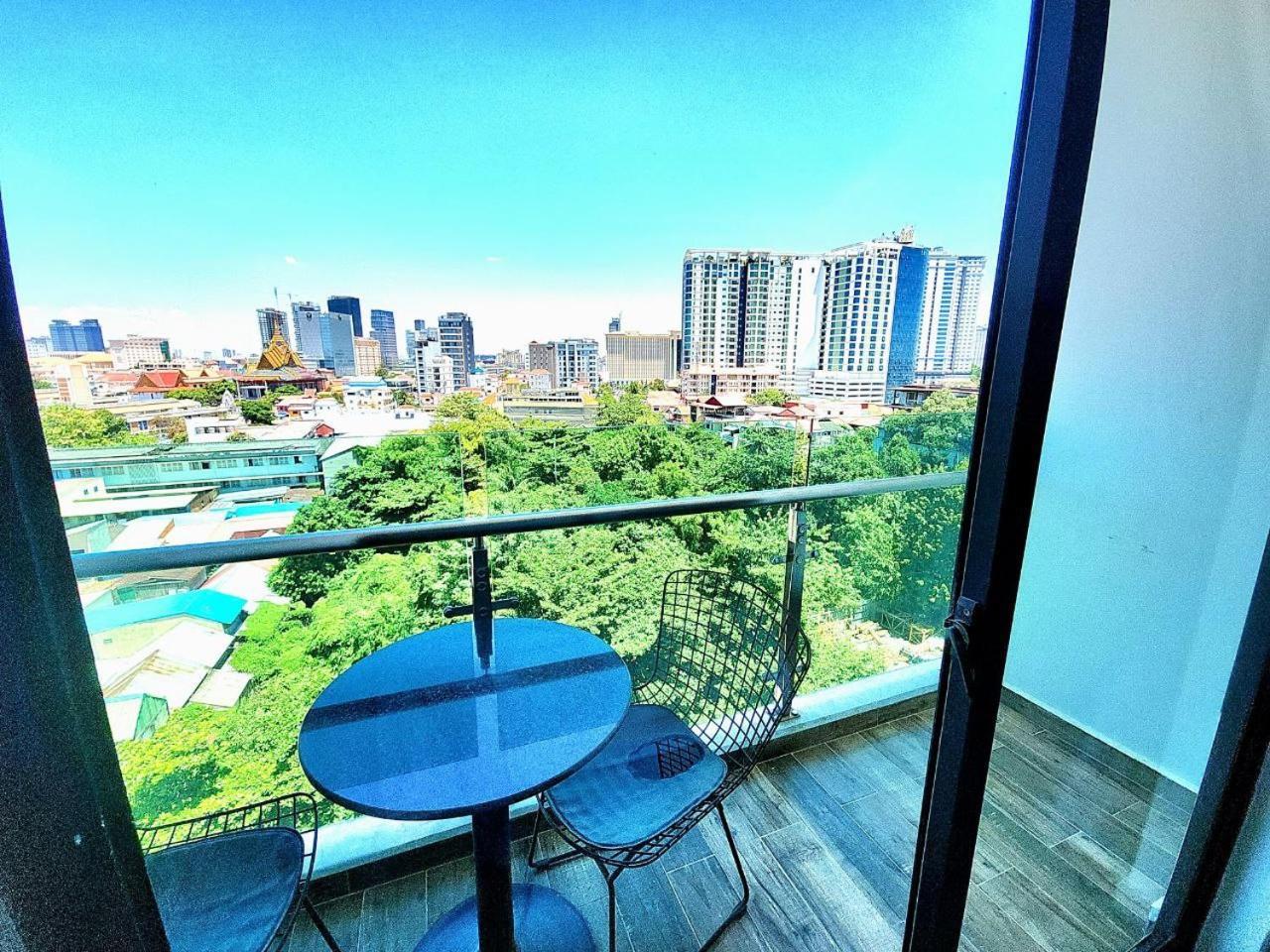 Chilchill Hotel Riverside 프놈펜 외부 사진